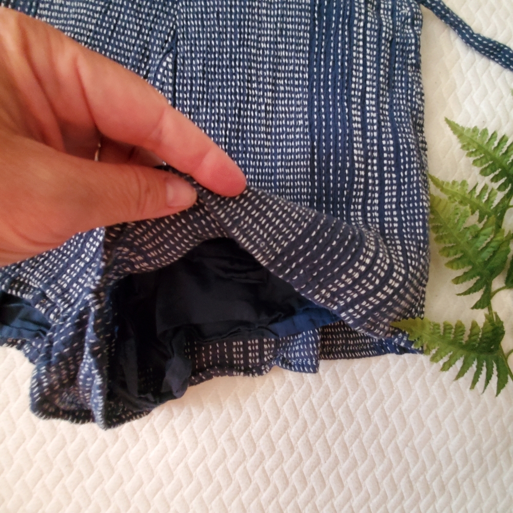 Express lined gauzy textured romper M - Picture 3 of 4